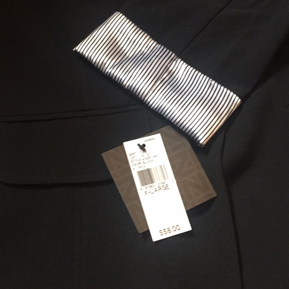 Black blazer - Picture 2 of 3